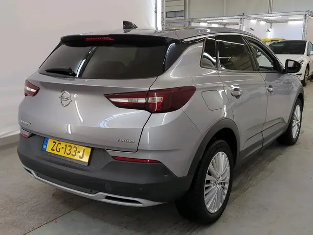 Opel Grandland X 1.2 Turbo Innovation 2019 Benzine 2