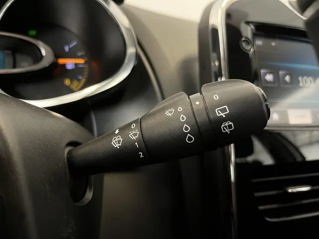 Renault Clio 0.9 TCe ECO Collection 2013 Benzine 29