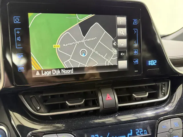 Toyota C-HR CH-R 1.8 Hybrid Executive 2017 Benzine 28