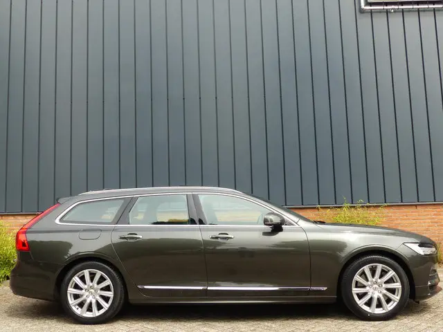 Volvo V90 T4 Business Luxury+ 2020 Benzine 4