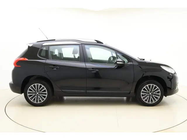 Peugeot 2008 1.2 PureTech 82pk Blue Lion 2016 Benzine 9