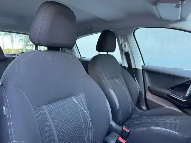 Peugeot 208 1.4 VTi Access ( AIRCO + 5 DRS ) 2012 Benzine 18