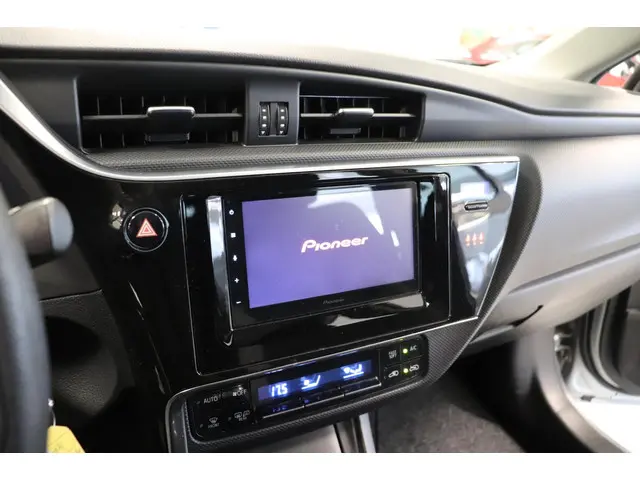 Toyota Auris 1.3 Now 2016 Benzine 13