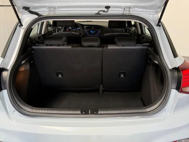 Hyundai i20 1.2 Comfort EASSS Sport Lijn 2018 Benzine 24