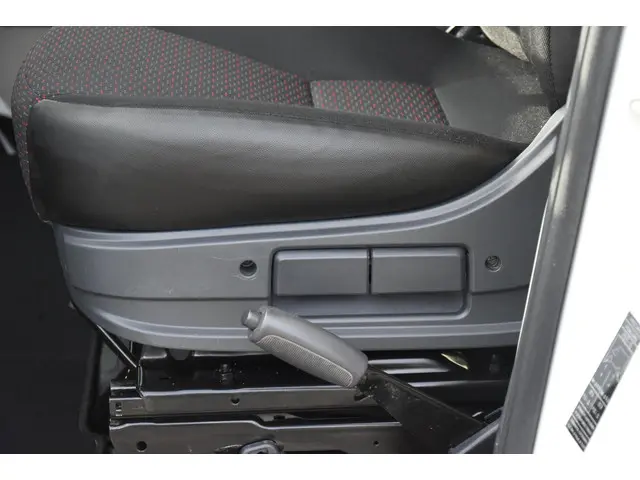 Peugeot Boxer Bestel 330 2.2 HDI L1H2 XR 2016 Diesel 9