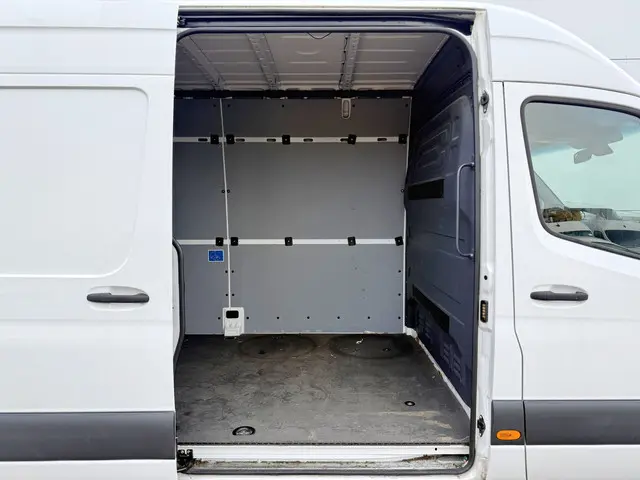 Mercedes-Benz eSprinter 112 2022 Elektrisch 10