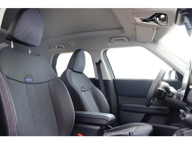MINI Countryman C Aut. 2024 Benzine 10