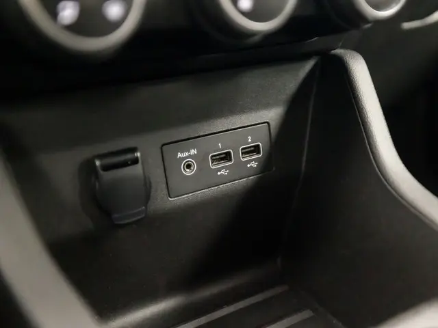 Renault Clio 1.0 TCe 90 Equilibre Sport 2022 Benzine 25