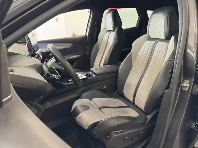 Peugeot 3008 1.6 HYbrid4 300 GT 2021 Hybride Benzine 12