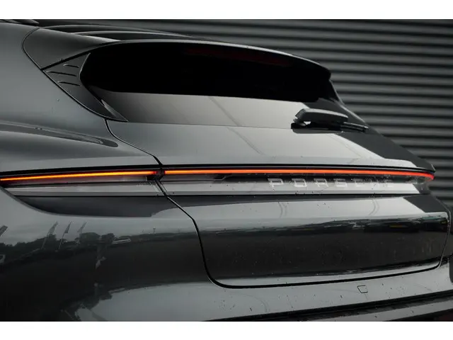 Porsche Taycan Cross Turismo 4 93 kWh 2021 Elektrisch 64