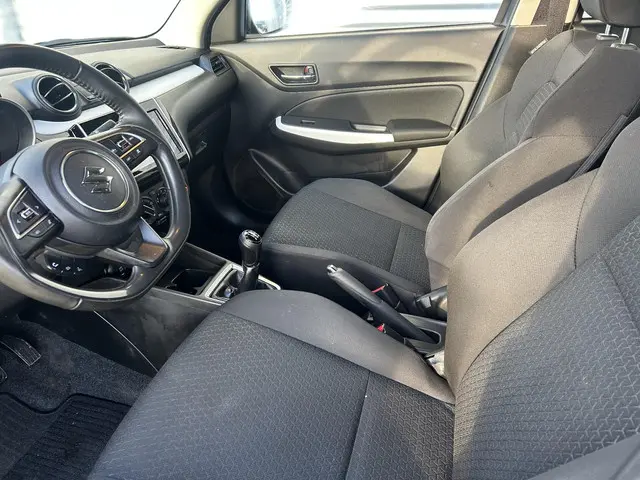 Suzuki Swift 1.2 Select Smart Hybrid 2024 Benzine 6