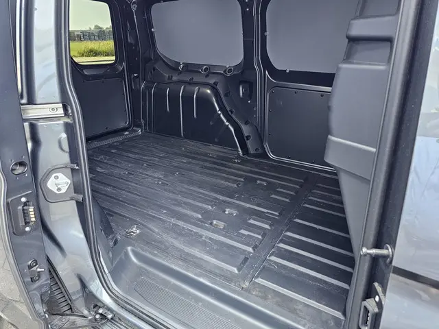 Volkswagen Caddy Cargo Maxi 2.0 TDI Style 2024 Diesel 7