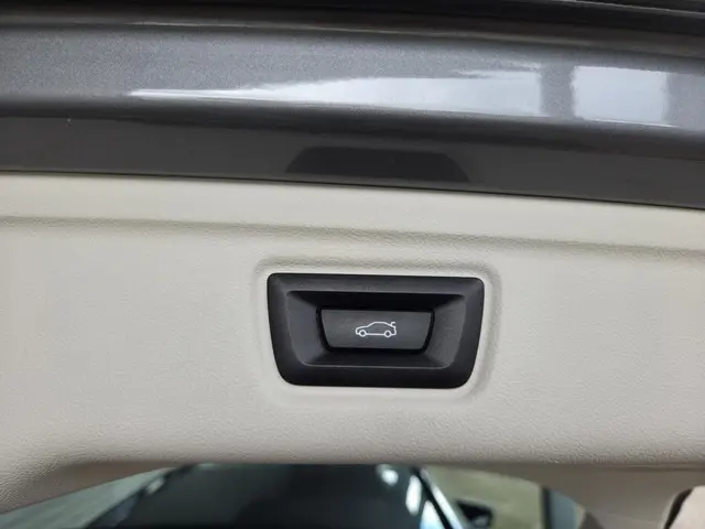 BMW 3 Serie Touring 318i 2023 Benzine 4