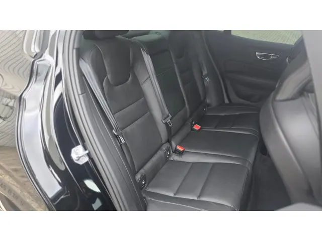 Volvo S60 2.0 T4 R-Design 2020 Benzine 12