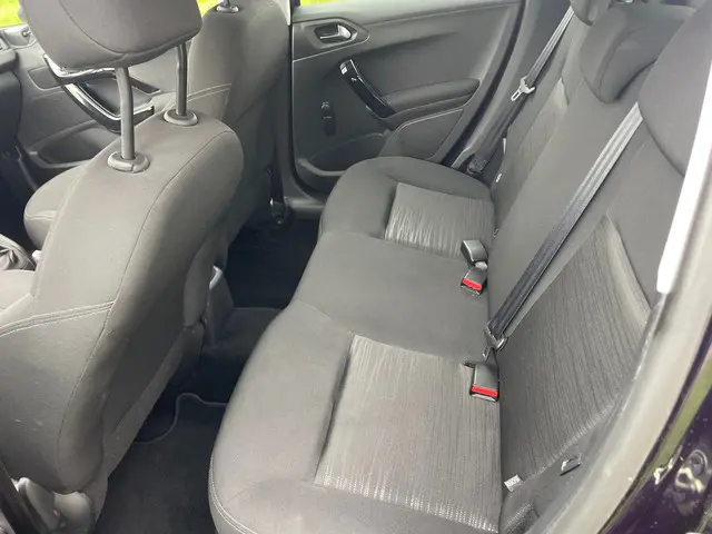 Peugeot 208 1.0 VTi Access 2014 Benzine 10