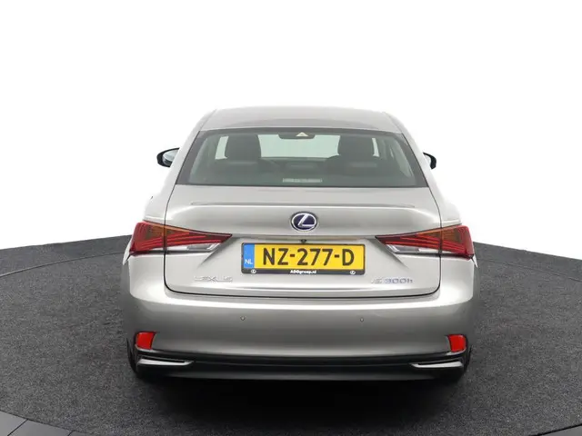 Lexus IS 300h Hybrid Business Line 2017 Hybride Benzine 48