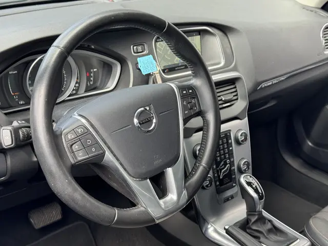 Volvo V40 3