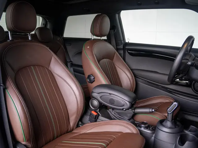 MINI 3-Deurs Cooper Aut. 60 Years Edition 2019 Benzine 8