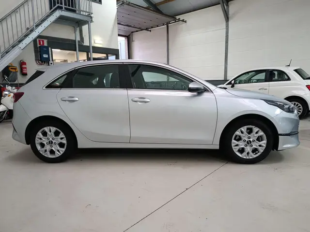 Kia Ceed 1.0 T-GDi DynamicLine 2023 Benzine 15