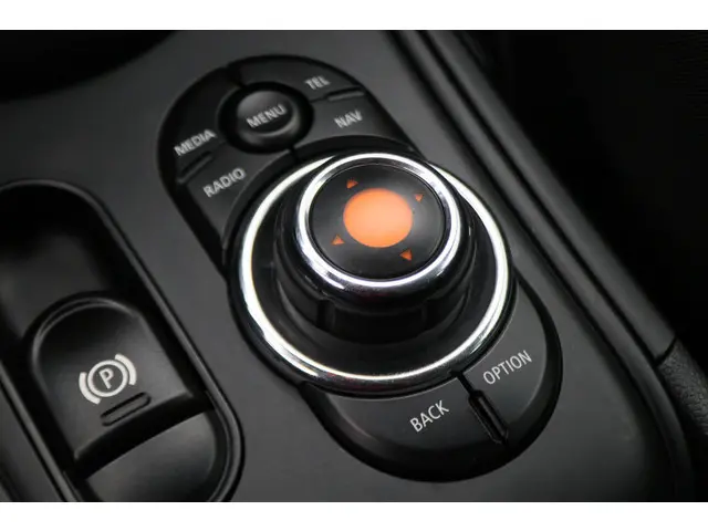 MINI Countryman Mini 1.5 Cooper 2017 Benzine 42