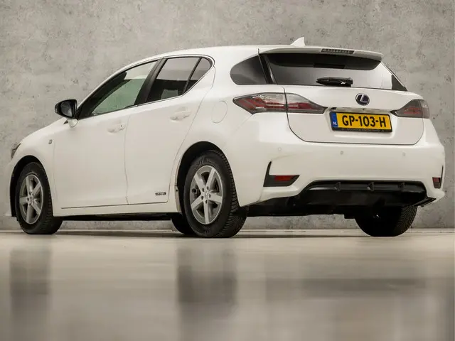 Lexus CT 200h 25th Edition 2015 Hybride Benzine 3