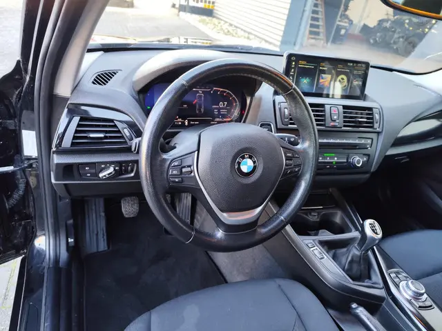 BMW 1 Serie 114i EDE Executive 2014 Benzine 9