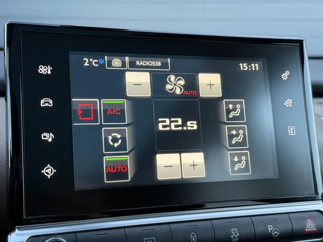 Citroën C4 Cactus 1.2 e-VTi Shine 2014 Benzine 16