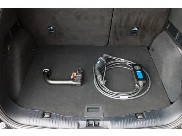 Ford Kuga 2.5 PHEV ST-Line 2021 Hybride Benzine 15