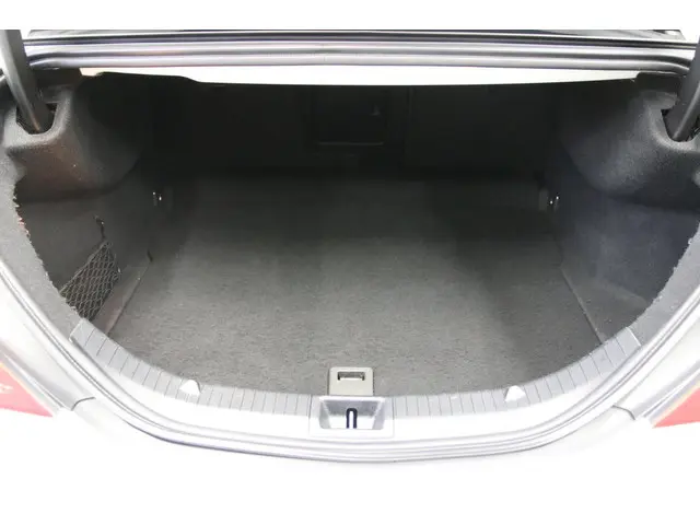 Mercedes-Benz CLA 180 2014 Benzine 26