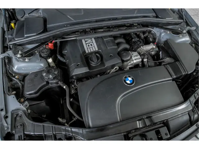 BMW 1 Serie Cabrio 120i High Executive 2012 Benzine 41