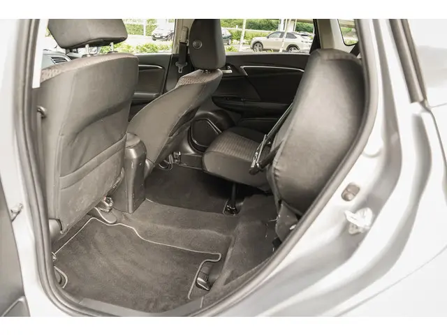 Honda Jazz 1.3i VTEC ELEGANCE 2018 Benzine 38