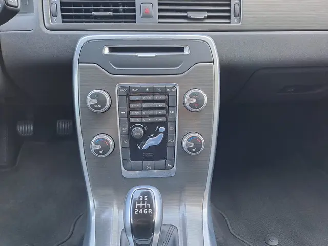 Volvo V70 2.0 T4 Classic Edition 2015 Benzine 11