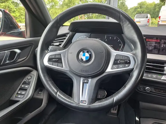 BMW 1 Serie 118i High Executive 2019 Benzine 7