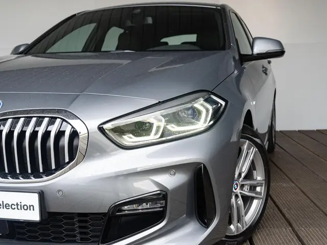 BMW 1 Serie 5-deurs 118i 2023 Benzine 12