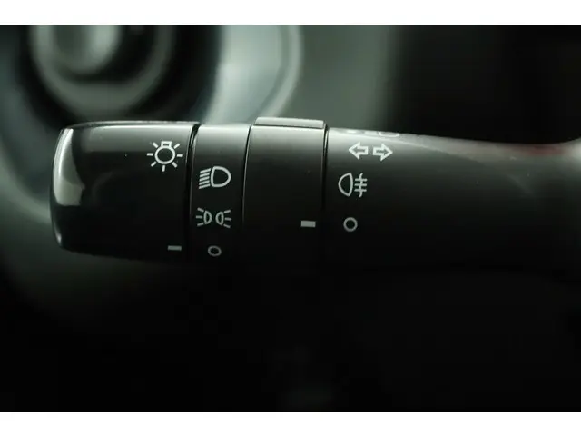 Toyota Aygo 1.0 VVT-i x-play 2019 Benzine 32