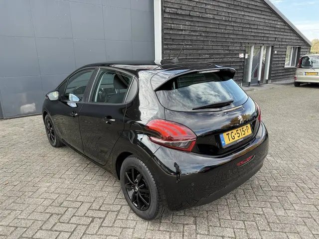 Peugeot 208 1.2 PureTech Blue Lion 2018 Benzine 8