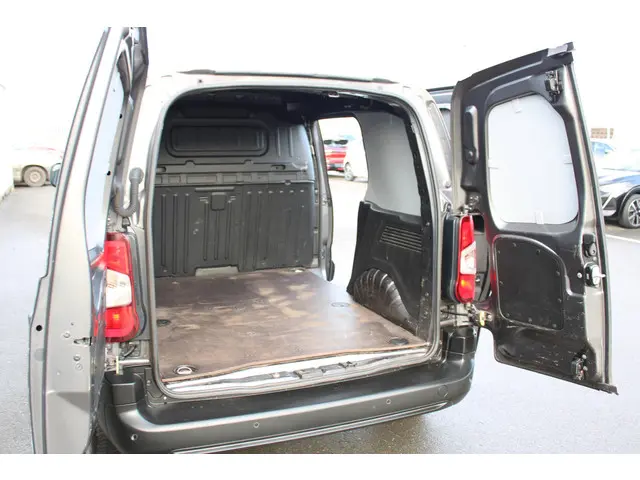 Opel Combo 1.5D L1H1 Edition 2021 Diesel 17
