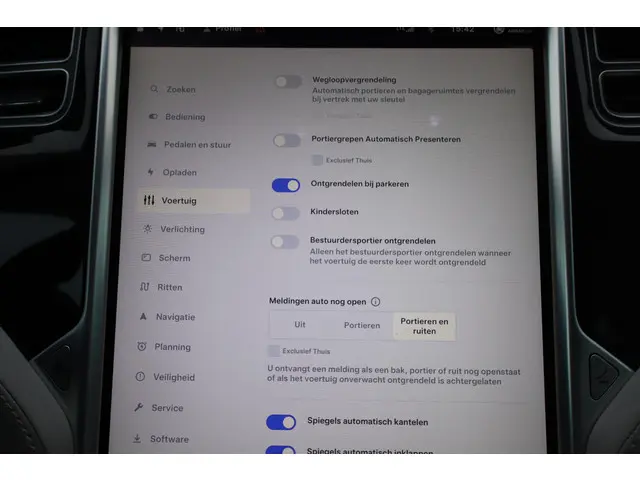 Tesla Model S 85 Base 2014 Elektrisch 33