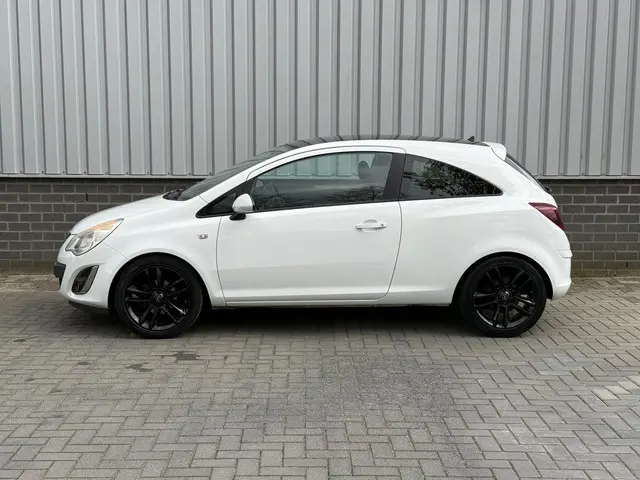Opel Corsa 1.4-16V |Airco| Sportstoelen| 2012 Benzine 3