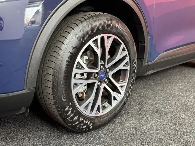 Ford Kuga 2.5 PHEV Titanium X 2021 Hybride Benzine 24