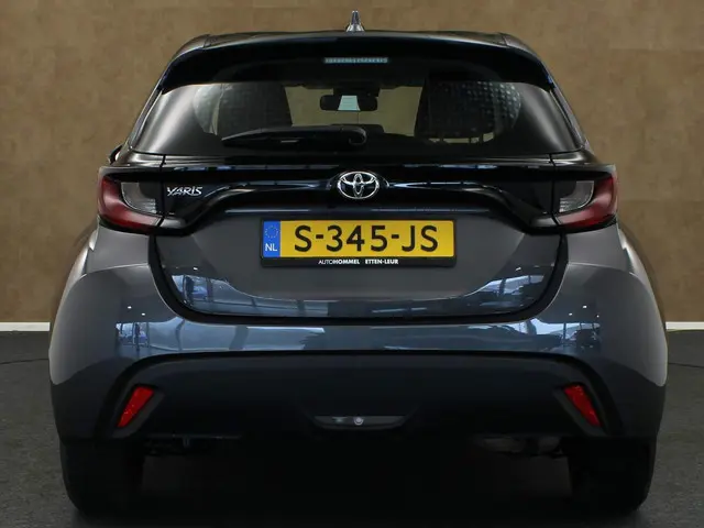 Toyota Yaris 1.5 VVT-i Active 2022 Benzine 8