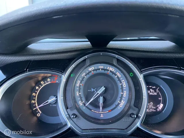 Citroën DS3 1.2 PureTech So Chic 2015 Benzine 16