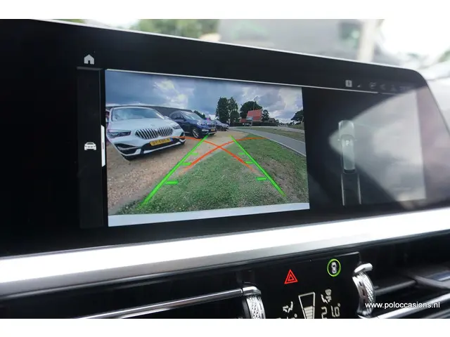 BMW 3 Serie Touring 320i 2020 Benzine 25