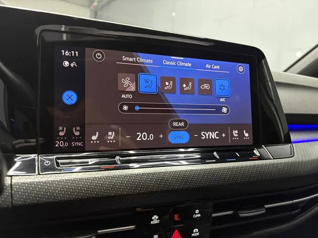 Volkswagen Golf 8 2.0 TSI R 4Motion 2021 Benzine 17