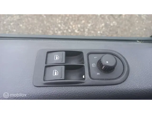 Volkswagen Transporter 2.0 TDI L2H1 2013 Diesel 12