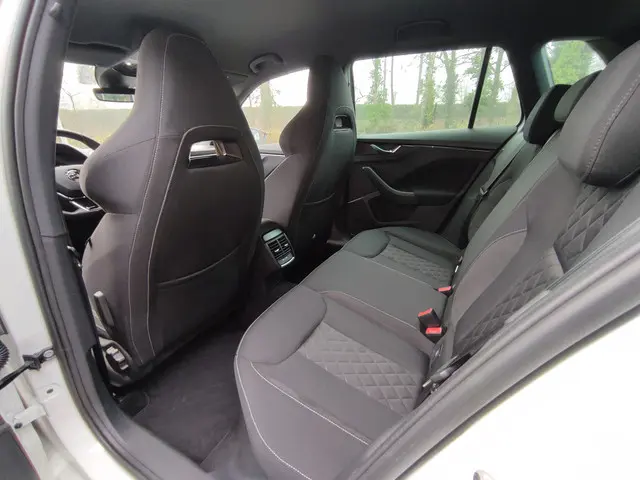 Škoda Kamiq 1.0 TSI Sport Business 2020 Benzine 24