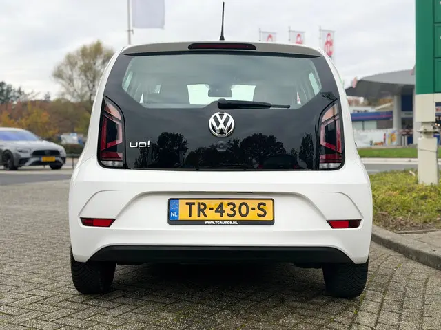 Volkswagen up! 1.0 BMT move up! 2e eigenaar !! 2018 Benzine 6