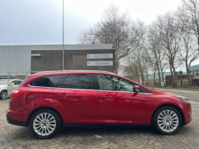Ford Focus Wagon 1.0 EcoBoost Titanium 2013 Benzine 8