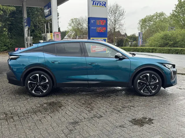 Peugeot 408 1.6 HYbrid GT 180 EAT8 2023 Hybride Benzine 8