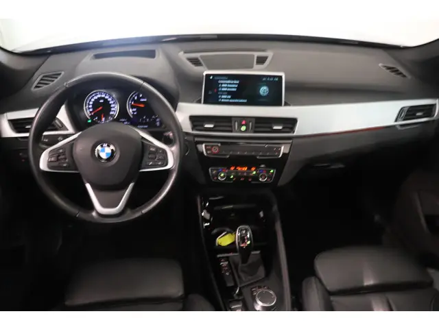 BMW X1 sDrive20i Orange Edition III 2019 Benzine 3